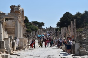 Modern pilgrimage along the Curettes Road to the Isis/Artemis Temple